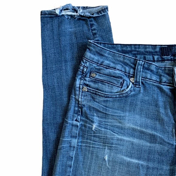 Kut From The Kloth Distressed Straight Jeans 8 - Picture 5 of 11